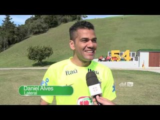Na onda do selfie, jogadores da Seleção viram fotógrafos