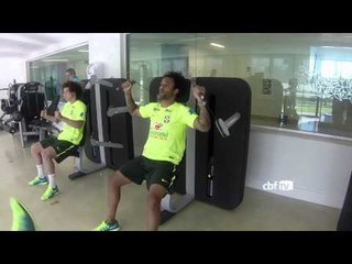 Acompanhe o treino na academia e piscina da Seleção