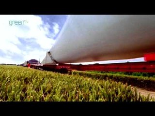 Climbing wind turbines