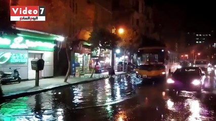 كسر فى ماسورة مياه بشارع قصر العينى