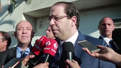 الشاهد يتهم الجبهة الشعبية بإشعال مظاهرات تونس