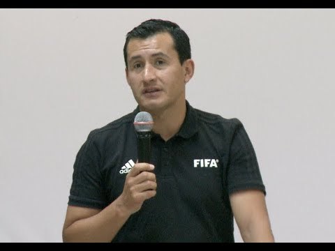 Árbitro de Vídeo: instrutor FIFA avalia curso aplicado pela CBF
