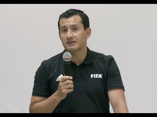 Árbitro de Vídeo: instrutor FIFA avalia curso aplicado pela CBF