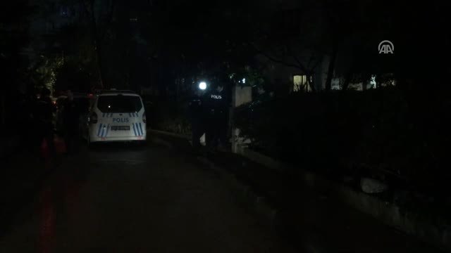 Kadıköy'de Apartmanın 10'uncu Katından Düşen Genç Öldü