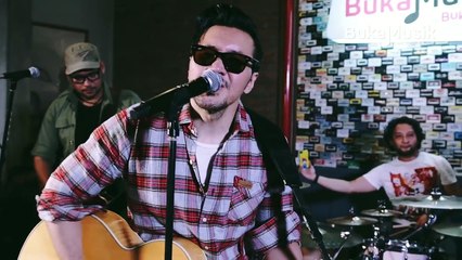 BukaMusik - Naif feat OM PMR - Posesif Tato atau Panu (With Lyrics)