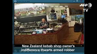 New Zealand kebab shop owner blanks armed robber