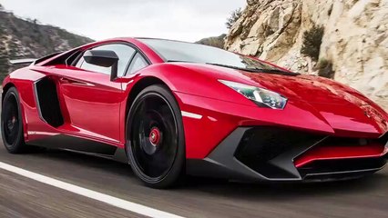 [WOW ]YouTuber Dresses Up His Lamborghini Aventador As Fire Spitting Santa Sleigh