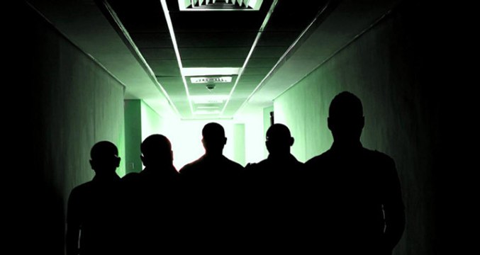 16 Yaşındaki Kız, Sevgilisi ve Onun Dört Arkadaşının Tecavüzüne Uğradı