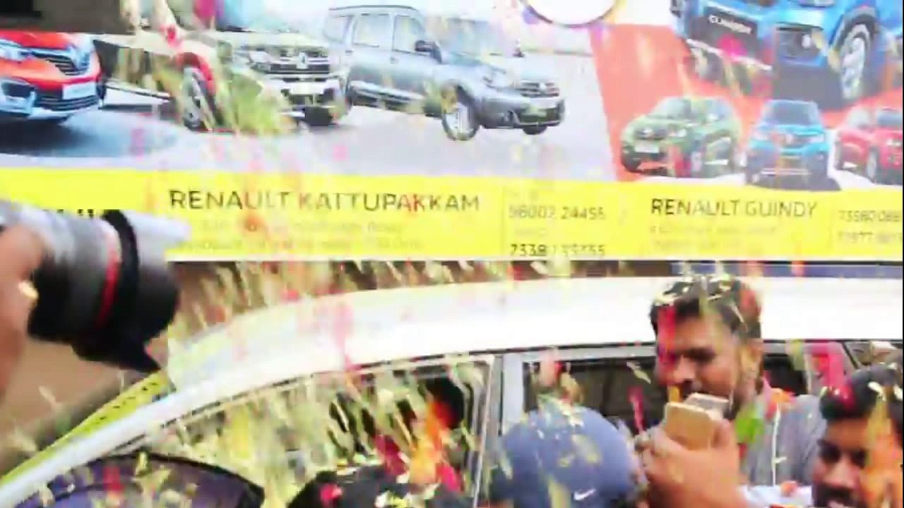 Suriya Visit Kasi Theatre -  Thaanaa Serndha Koottam FDFS _ TSK FDFS