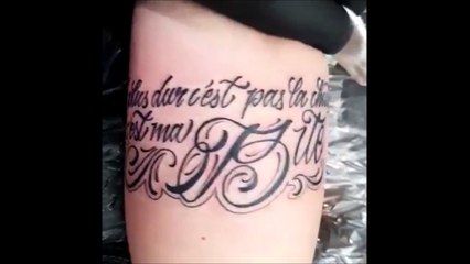 Il a eu le cran de faire ce tatouage... Ahaha