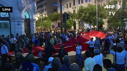 Thousands call for Peru leader to step down over Fujimori pardon