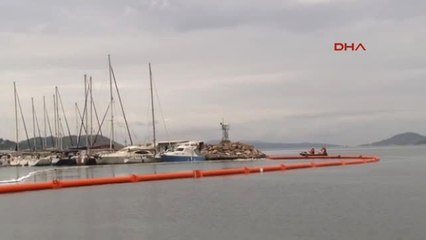 İzmir-Urla'da Denize Akan Fueloil,kirliliğe Neden Oldu