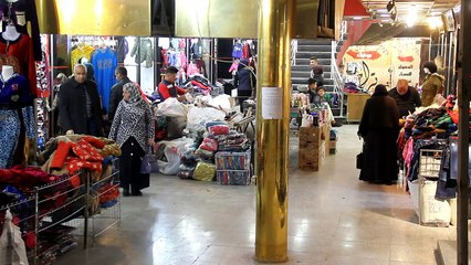 Mossoul: une rive du Tigre en ruines mais l'autre reprend vie