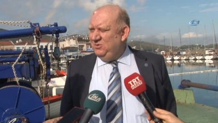 İzmir Urla'da Denize Mazot Sızdı