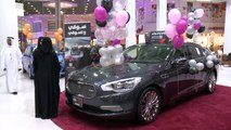 Ein Salon für Frauen in Saudi Arabien - voller Autos