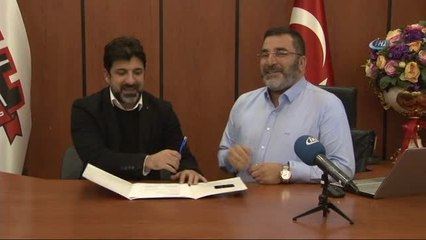 Oktay Derelioğlu, Gaziantepspor'a İmzayı Attı
