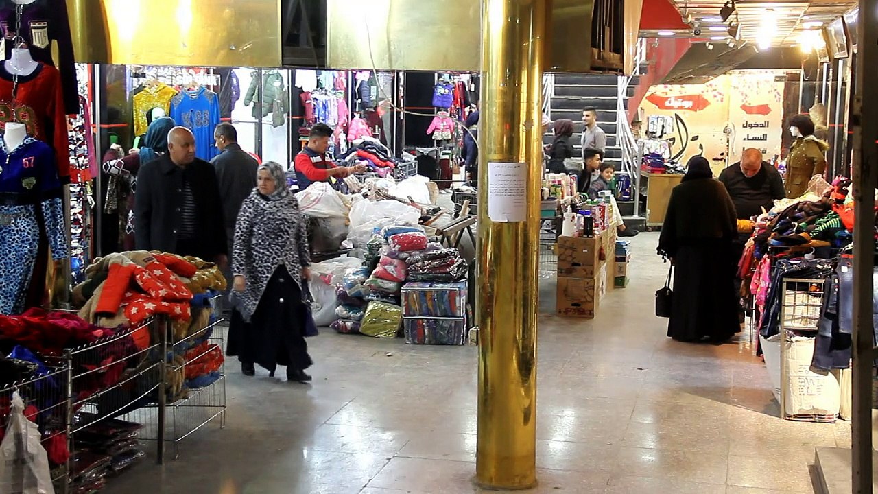 شرق الموصل يتنفس الحرية مجددا رغم الدمار الذي يغطي الضفة الأخرى