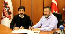 Oktay Derelioğlu Gaziantepspor İle Sözleşme İmzaladı