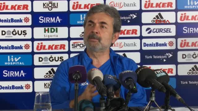 Fenerbahçe Teknik Direktörü Aykut Kocaman Basın Toplantısı Düzenliyor