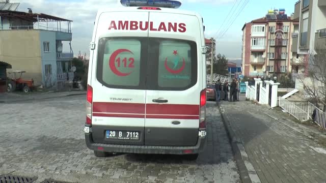 Eşini Bıçaklayıp Kaçmaya Çalışırken Balkondan Düştü - Denizli