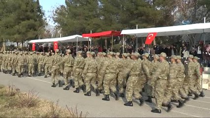 Askerlerin Yemin Töreninde Duygusal Anlar Yaşandı