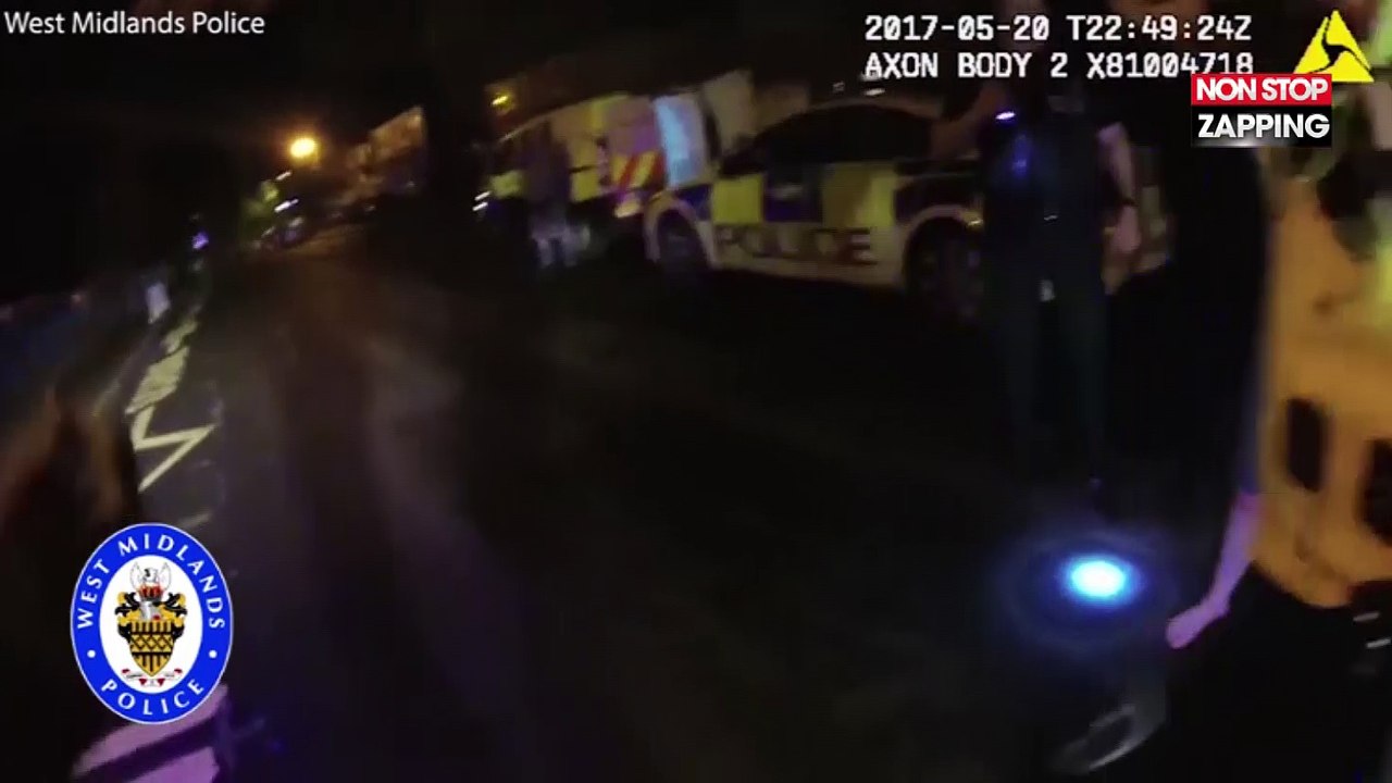 Une policière se fait arracher les cheveux par un homme violent, les images chocs (Vidéo)