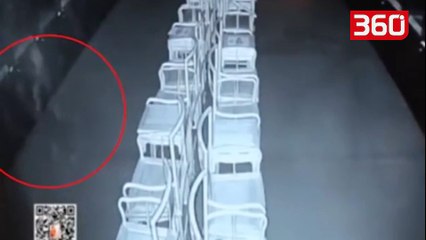 Hijet misterioze në muze të kapura nga kamera me rreze infra të kuqe, po bëjnë... (360video)