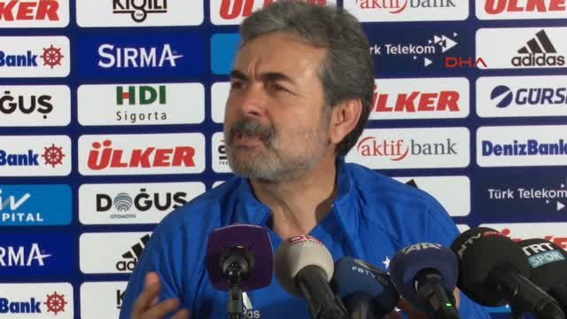 Fenerbahçe Teknik Direktörü Aykut Kocaman Basın Toplantısı Düzenliyor
