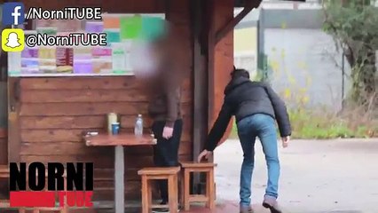TIRER LA CHAISE D'UN INCONNU PRANK  (NorniTUBE)