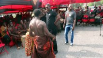 Agya Koo dances Adowa and gifts girl GHC20 at Kaba's funeral