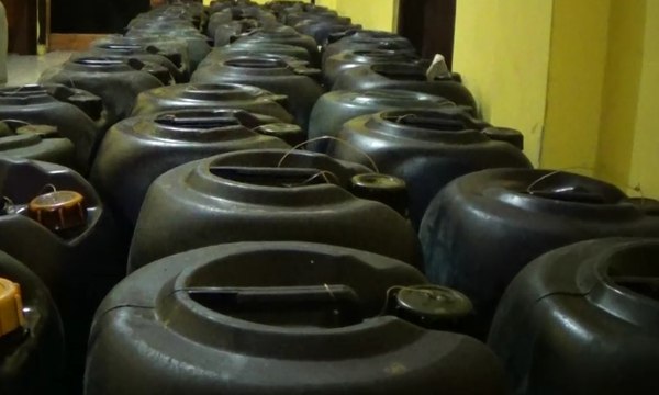 Polisi Gerebek Penimbunan 1.500 Liter BBM Bersubsidi