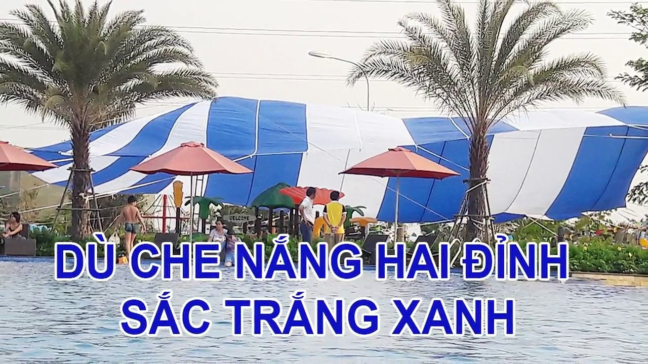 BÁN DÙ CHE NẮNG MƯA HAI ĐỈNH SẮC TRẮNG XANH