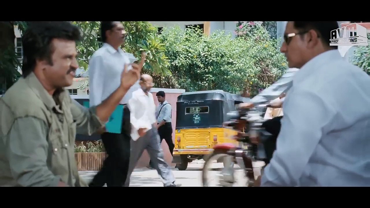 Sivaji - Sivaji meets Adiseshan outside the Income Tax Office