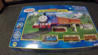 THOMAS & FRIENDS HO Scale Deluxe Train Set Special - with crashes! Bachmannn