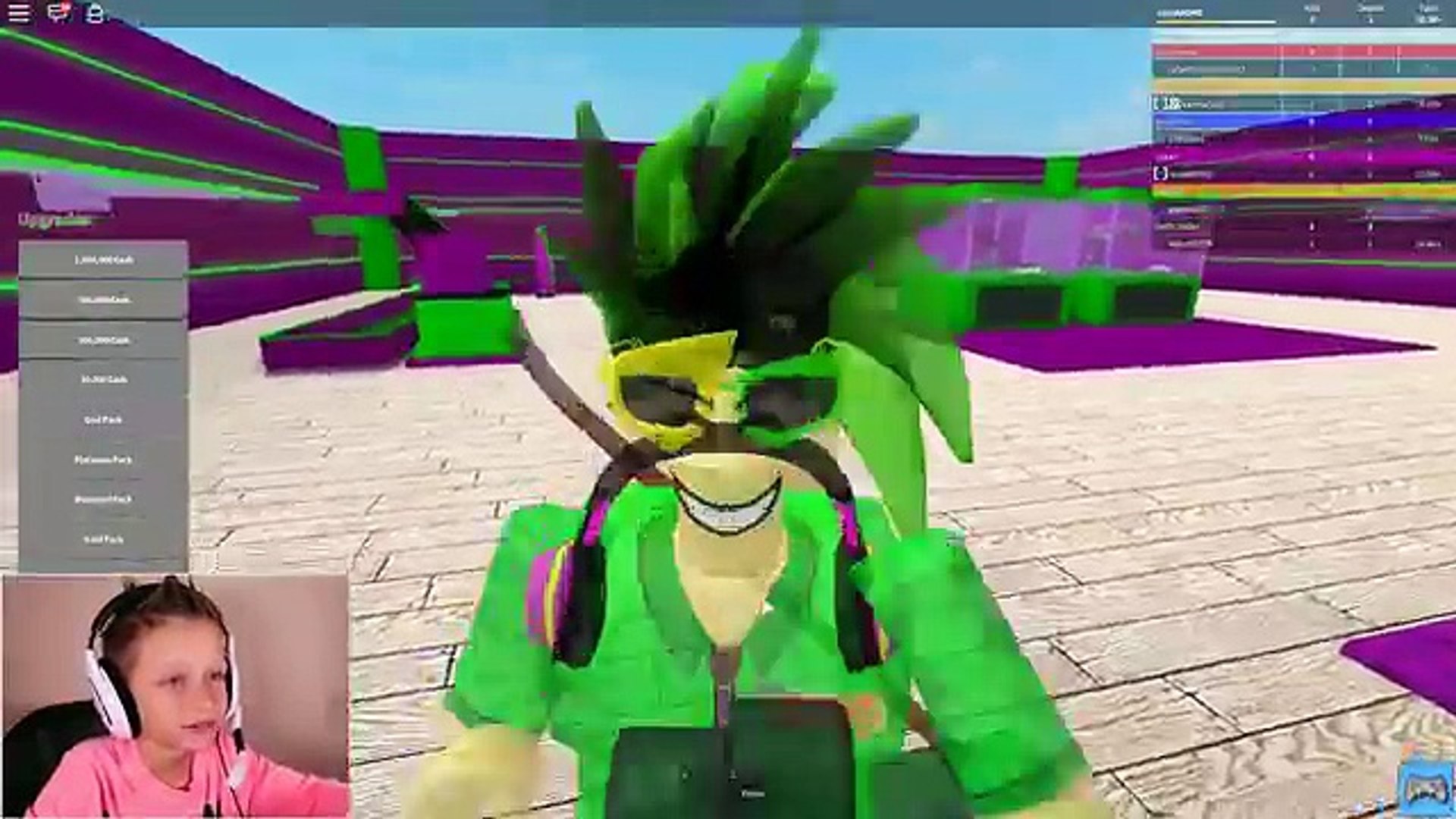 Karinaomg Playing Roblox