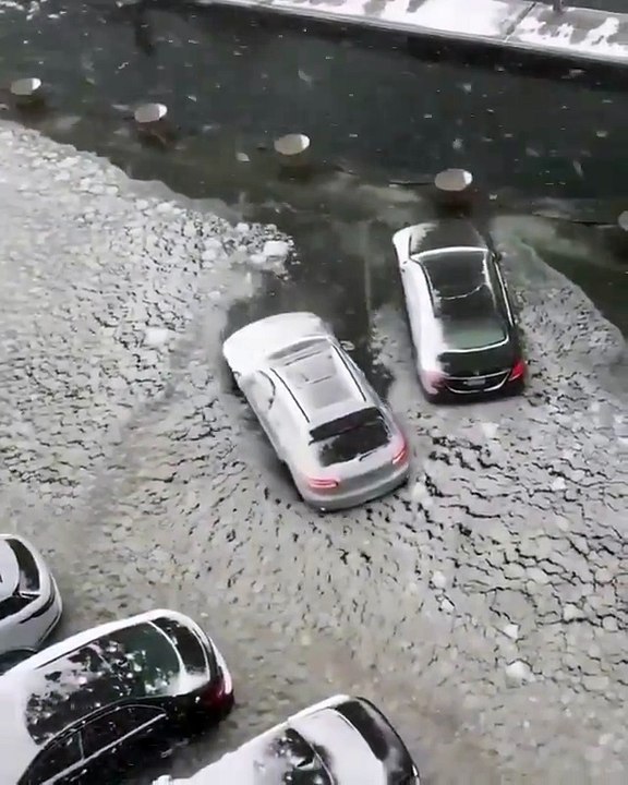 Tempete de neige + écume en bord de mer... Incroyable