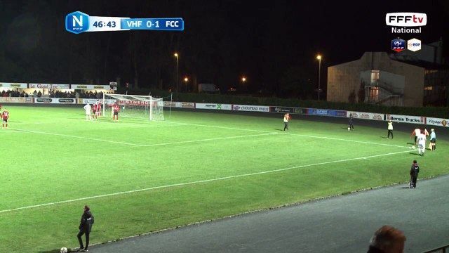 Corner très bien frappé mais y a une faute sur le gardien.