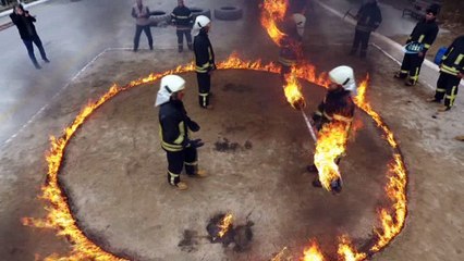 İtfaiyecilere zorlu komando eğitimi