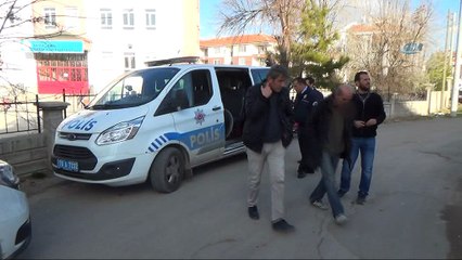 Ev sahibini karşısında gören hırsız bisikletini bırakarak kaçtı