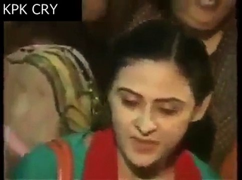 The Girl Zoya Ali ,Who Proposed Imran Khan, Dancing with a boy in PTI Sit-in