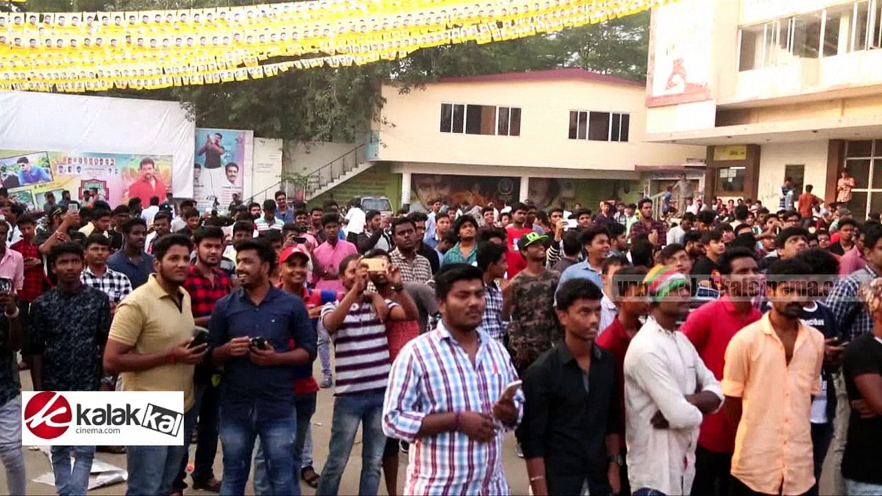 SURIYA Fans Celebrating Thananaa Serndha Kootam FDFS