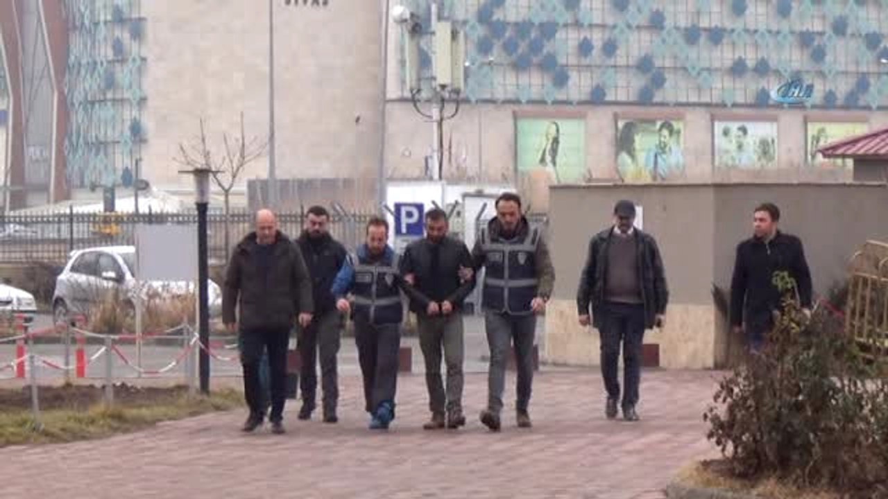Emniyet'e Gidip "Ben Geldim Katilim" Diyen Cina...