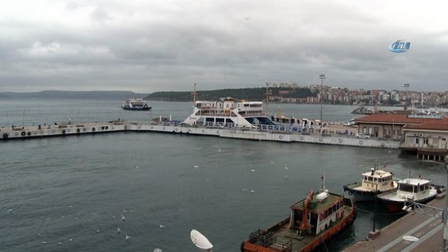 Gökçeada'da feribot seferlerine fırtına engeli