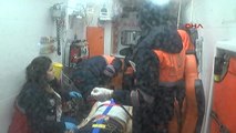 Başakşehir'de Sanayi Sitesinde Yangın İtfaiye Eri ve Dükkan Çalışanı Yaralandı