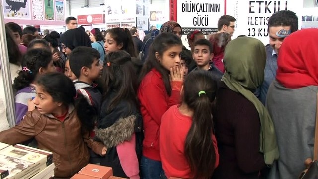Cumhurbaşkanı Danışmanı Çelik: 'Gençler, sosyal medya nedeniyle kitaba zaman ayırmıyor'