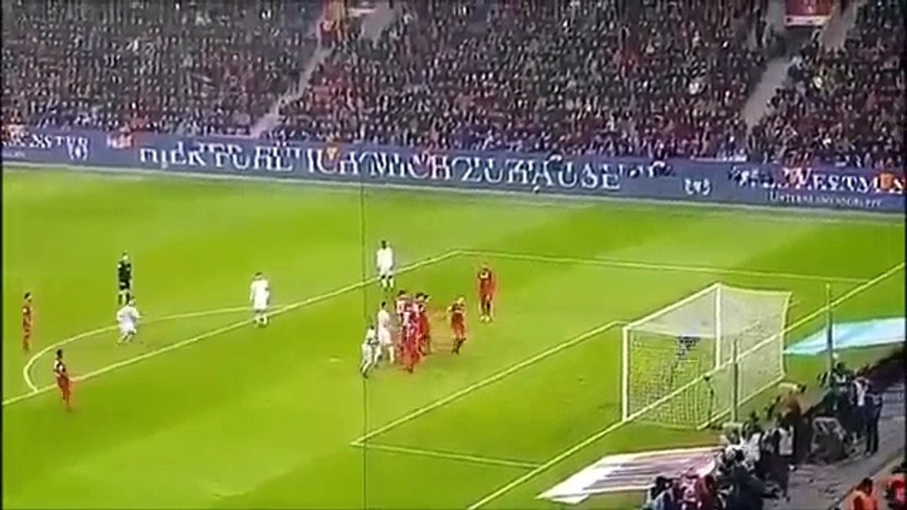 O livre direto magistral de James Rodríguez