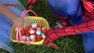 GIANT EGG SURPRISE OPENING SPIDERMAN - Dâu Tây tìm và bóc trứng Kinder Joy khổng lồ cùng người nhện