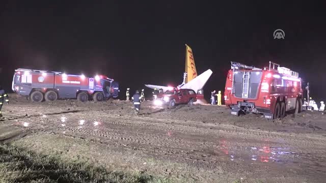 Trabzon Havalimanı'na İnen Uçak Pistten Çıktı (2) - Trabzon