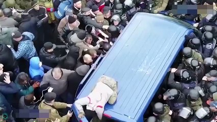 Saakaszwili jest wolny! tłum rozerwał samochód!