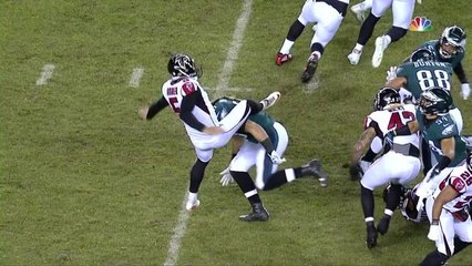 Eagles' running-into-the-kicker penalty reversed after review